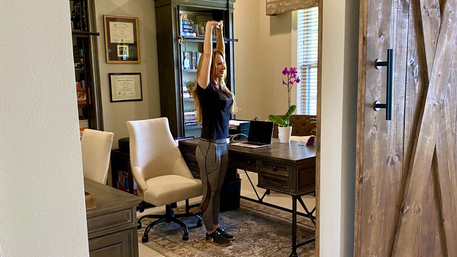 Stop sitting still and do these 8 activities throughout the workday — 3 minutes at a time